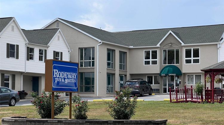 Rodeway Inn & Suites Exterior