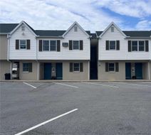 Rodeway Inn & Suites Exterior