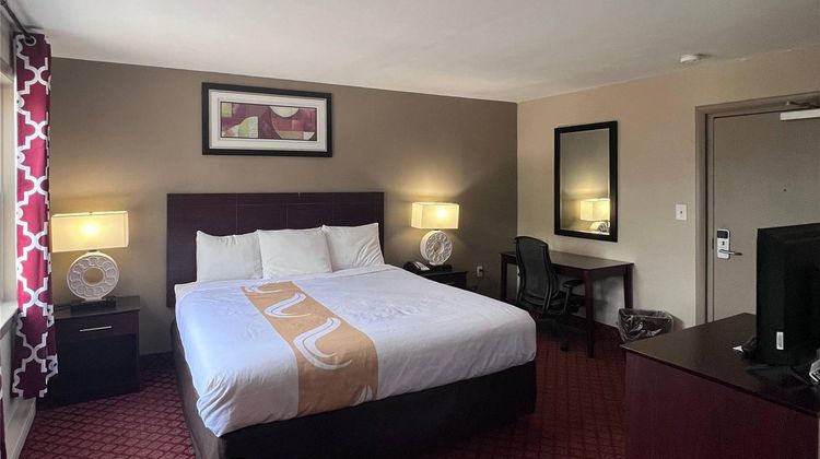 Rodeway Inn & Suites Room