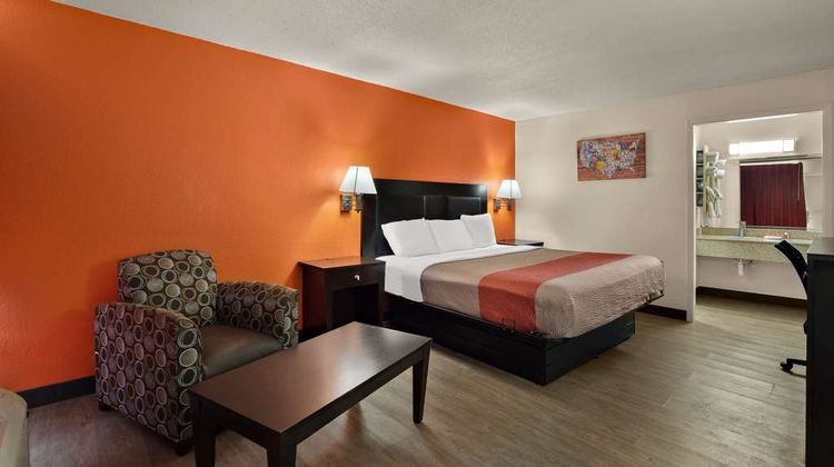 Econo Lodge Room