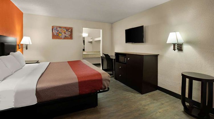 Econo Lodge Room