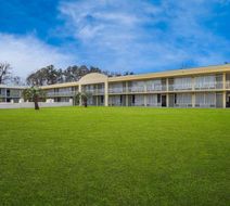 Econo Lodge Exterior