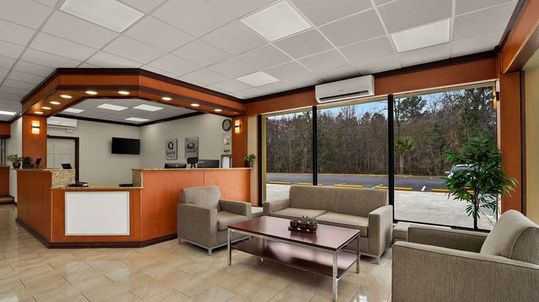 <b>Econo Lodge Lobby</b>. Images powered by <a href="https://iceportal.shijigroup.com/" title="IcePortal" target="_blank">IcePortal</a>.