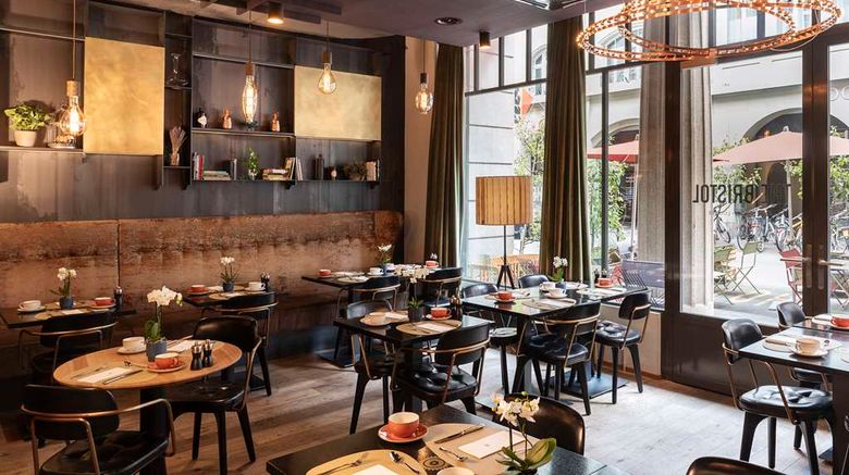 <b>NH Hotel Bristol Restaurant</b>. Images powered by <a href="https://iceportal.shijigroup.com/" title="IcePortal" target="_blank">IcePortal</a>.