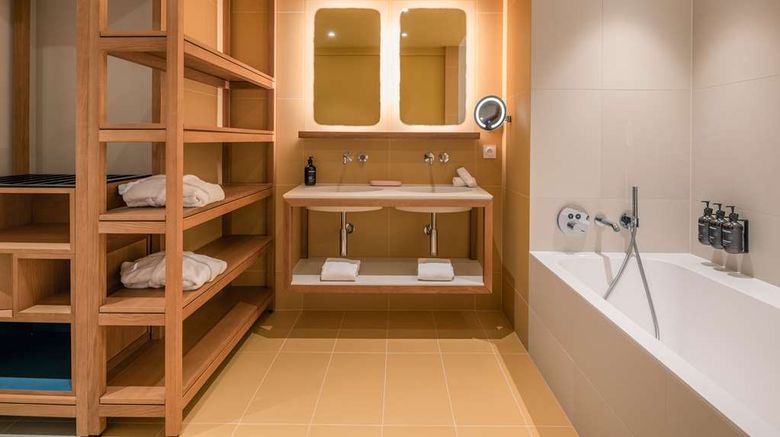 <b>Canopy by Hilton Cannes Room</b>. Images powered by <a href="https://iceportal.shijigroup.com/" title="IcePortal" target="_blank">IcePortal</a>.