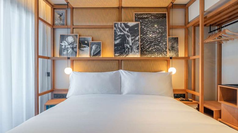 <b>Canopy by Hilton Cannes Room</b>. Images powered by <a href="https://iceportal.shijigroup.com/" title="IcePortal" target="_blank">IcePortal</a>.