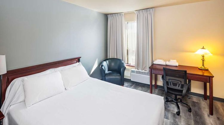 Econo Lodge Deschambault Room