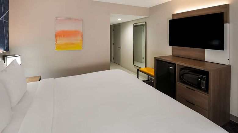 <b>Comfort Inn & Suites Room</b>. Images powered by <a href="https://iceportal.shijigroup.com/" title="IcePortal" target="_blank">IcePortal</a>.