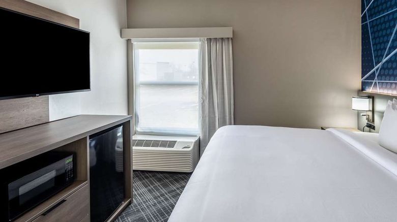<b>Comfort Inn & Suites Suite</b>. Images powered by <a href="https://iceportal.shijigroup.com/" title="IcePortal" target="_blank">IcePortal</a>.
