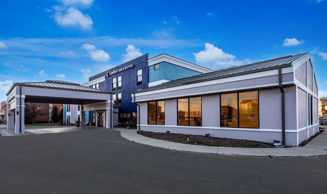 Comfort Inn & Suites Exterior