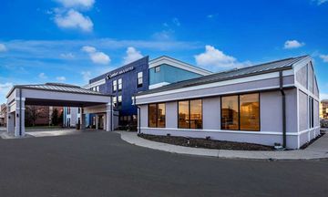 Comfort Inn & Suites