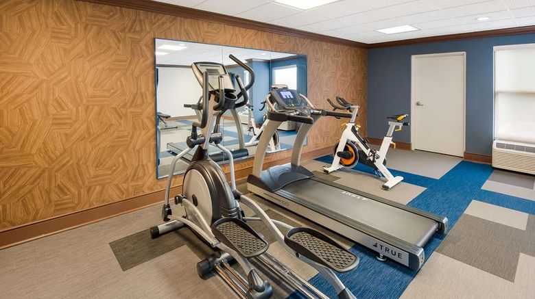 <b>Comfort Inn & Suites Health</b>. Images powered by <a href="https://iceportal.shijigroup.com/" title="IcePortal" target="_blank">IcePortal</a>.