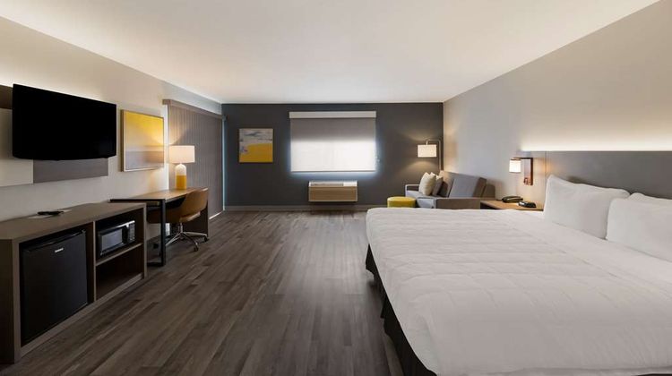 Quality Inn & Suites Suite