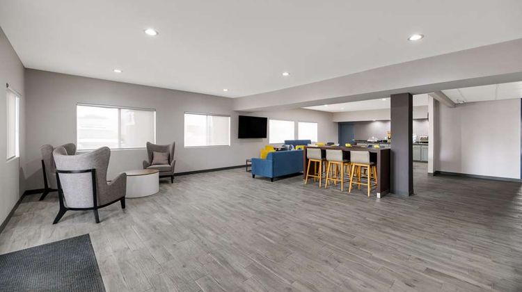 Quality Inn & Suites Lobby