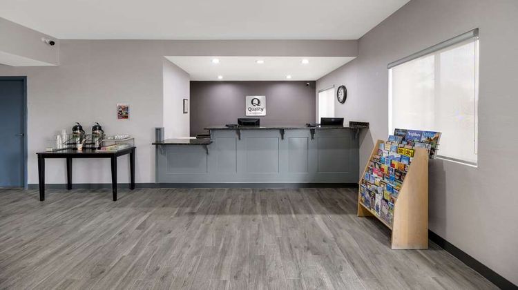 Quality Inn & Suites Lobby
