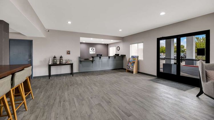 Quality Inn & Suites Lobby