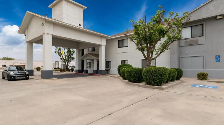 <b>Quality Inn & Suites Exterior</b>. Images powered by <a href="https://iceportal.shijigroup.com/" title="IcePortal" target="_blank">IcePortal</a>.