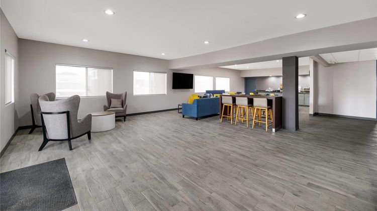 Quality Inn & Suites Lobby
