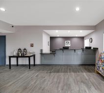 Quality Inn & Suites Lobby