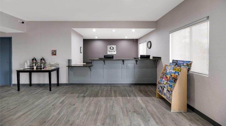 <b>Quality Inn & Suites Lobby</b>. Images powered by <a href="https://iceportal.shijigroup.com/" title="IcePortal" target="_blank">IcePortal</a>.