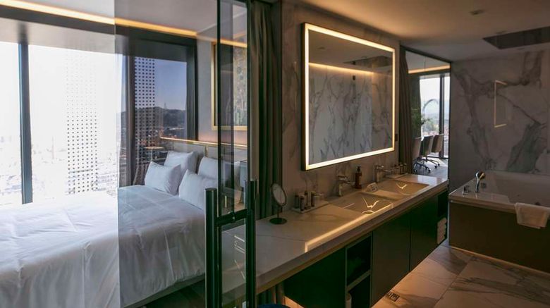 <b>Grand Plaza Hotel & Congress Center Suite</b>. Images powered by <a href="https://iceportal.shijigroup.com/" title="IcePortal" target="_blank">IcePortal</a>.