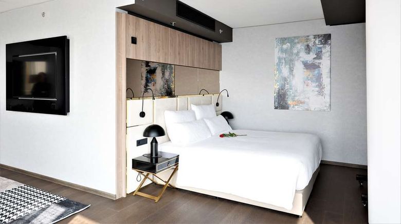 <b>Grand Plaza Hotel & Congress Center Suite</b>. Images powered by <a href="https://iceportal.shijigroup.com/" title="IcePortal" target="_blank">IcePortal</a>.