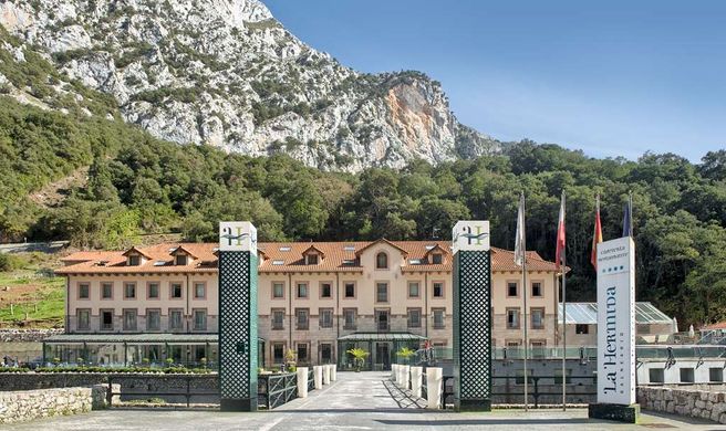 Balneario De La Hermida Exterior