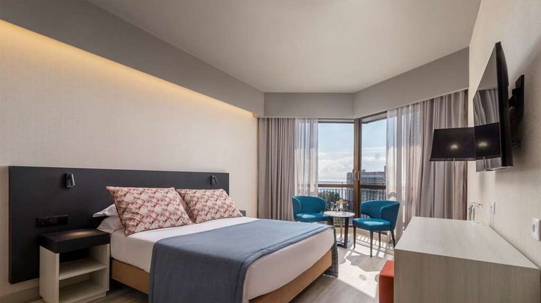 <b>Enotel Quinta do Sol Room</b>. Images powered by <a href="https://iceportal.shijigroup.com/" title="IcePortal" target="_blank">IcePortal</a>.