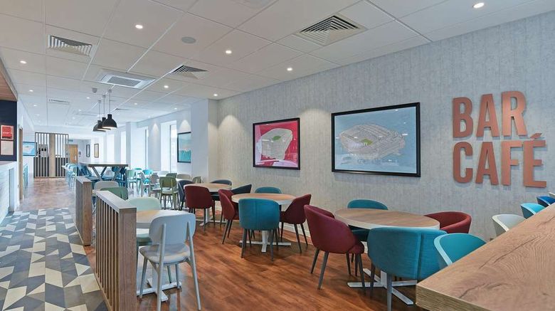 <b>Travelodge London Wimbledon Central Restaurant</b>. Images powered by <a href="https://iceportal.shijigroup.com/" title="IcePortal" target="_blank">IcePortal</a>.