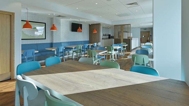 <b>Travelodge London Wimbledon Central Restaurant</b>. Images powered by <a href="https://iceportal.shijigroup.com/" title="IcePortal" target="_blank">IcePortal</a>.