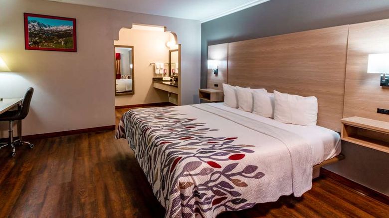 <b>Quality Inn Bishop Near Mammoth Room</b>. Images powered by <a href="https://iceportal.shijigroup.com/" title="IcePortal" target="_blank">IcePortal</a>.
