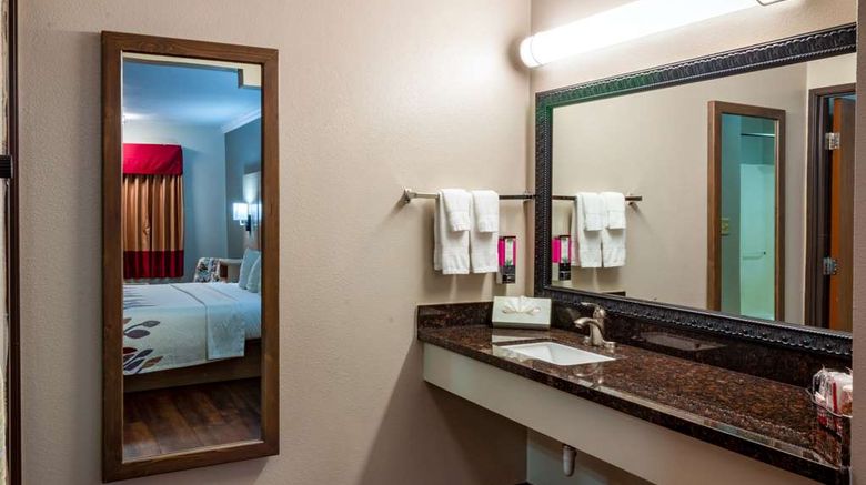 <b>Quality Inn Bishop Near Mammoth Room</b>. Images powered by <a href="https://iceportal.shijigroup.com/" title="IcePortal" target="_blank">IcePortal</a>.