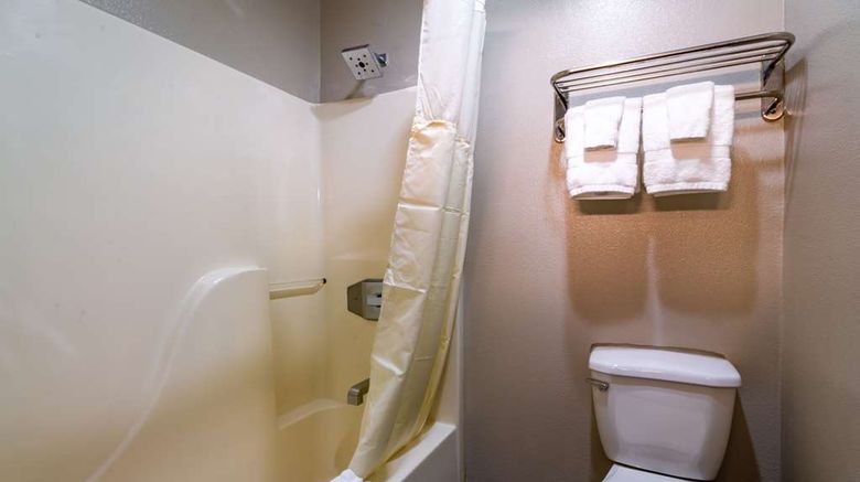 <b>Quality Inn Bishop Near Mammoth Room</b>. Images powered by <a href="https://iceportal.shijigroup.com/" title="IcePortal" target="_blank">IcePortal</a>.