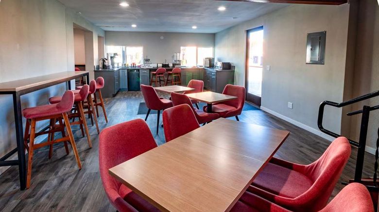 <b>Quality Inn Bishop Near Mammoth Restaurant</b>. Images powered by <a href="https://iceportal.shijigroup.com/" title="IcePortal" target="_blank">IcePortal</a>.