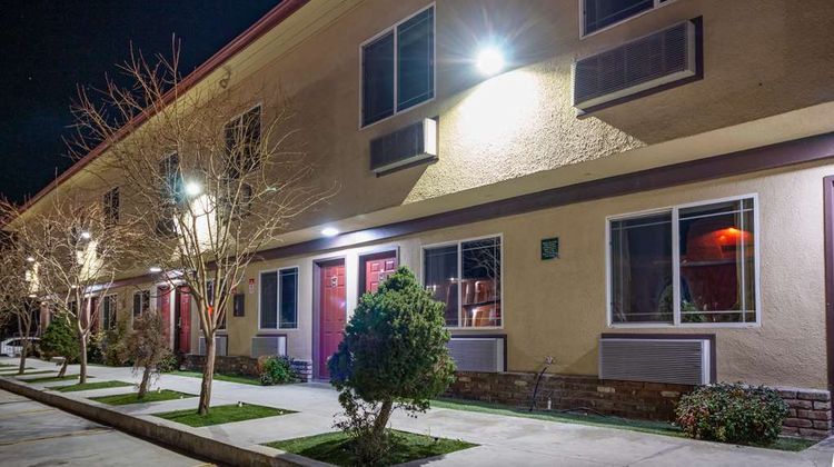 Quality Inn Bishop Near Mammoth Exterior