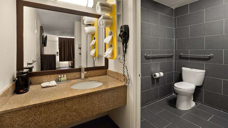 Quality Inn Yemassee Room