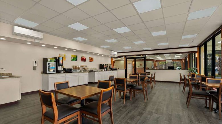 <b>Quality Inn Yemassee Restaurant</b>. Images powered by <a href="https://iceportal.shijigroup.com/" title="IcePortal" target="_blank">IcePortal</a>.