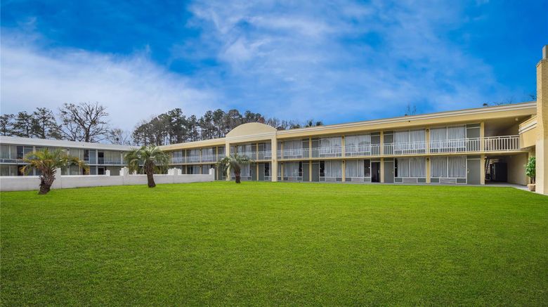<b>Quality Inn Yemassee Exterior</b>. Images powered by <a href="https://iceportal.shijigroup.com/" title="IcePortal" target="_blank">IcePortal</a>.