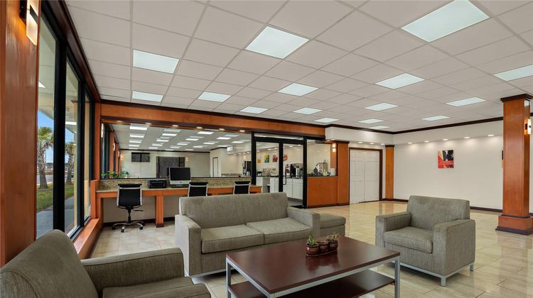 Quality Inn Yemassee Lobby