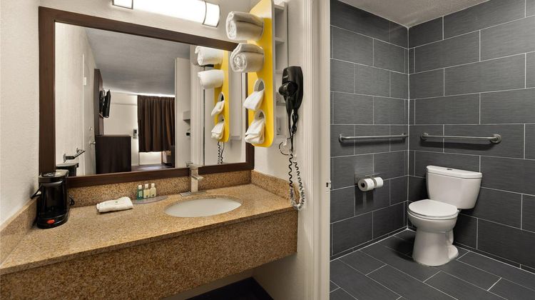 Quality Inn Yemassee Room