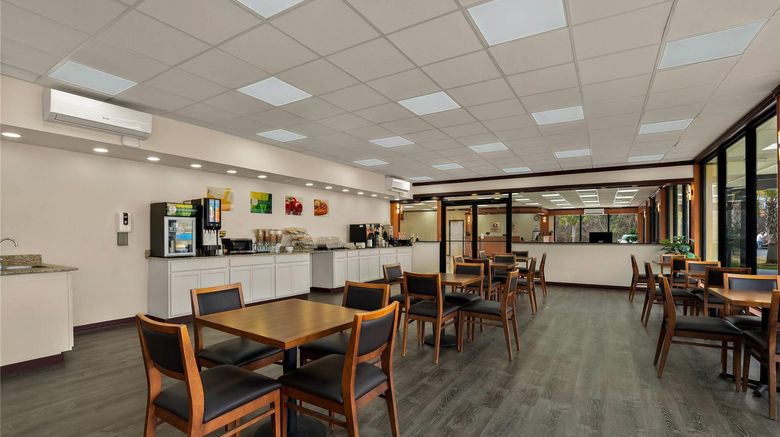 <b>Quality Inn Yemassee Restaurant</b>. Images powered by <a href="https://iceportal.shijigroup.com/" title="IcePortal" target="_blank">IcePortal</a>.