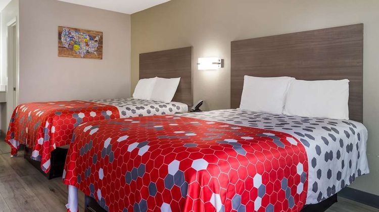 Econo Lodge Mobile Room