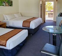 Econo Lodge Rivervale Room
