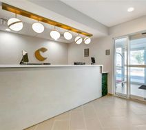 Comfort Inn & Suites Lobby