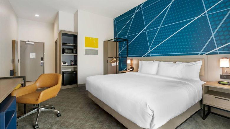 <b>Comfort Inn & Suites Room</b>. Images powered by <a href="https://iceportal.shijigroup.com/" title="IcePortal" target="_blank">IcePortal</a>.