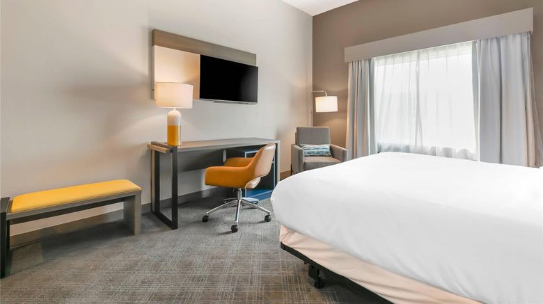 <b>Comfort Inn & Suites Room</b>. Images powered by <a href="https://iceportal.shijigroup.com/" title="IcePortal" target="_blank">IcePortal</a>.