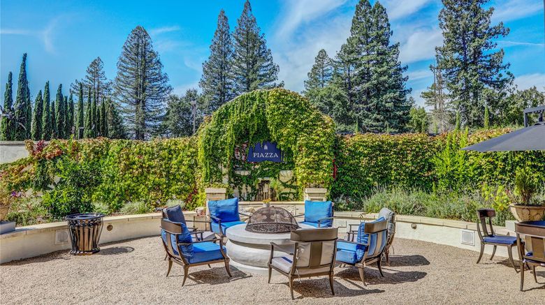 <b>The Lodge at Healdsburg, Tapestry Coll Exterior</b>. Images powered by <a href="https://iceportal.shijigroup.com/" title="IcePortal" target="_blank">IcePortal</a>.