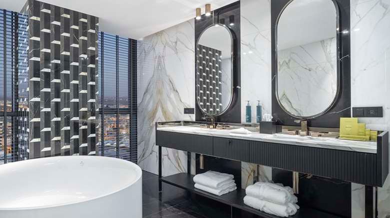 <b>DoubleTree by Hilton Sanliurfa Room</b>. Images powered by <a href="https://iceportal.shijigroup.com/" title="IcePortal" target="_blank">IcePortal</a>.