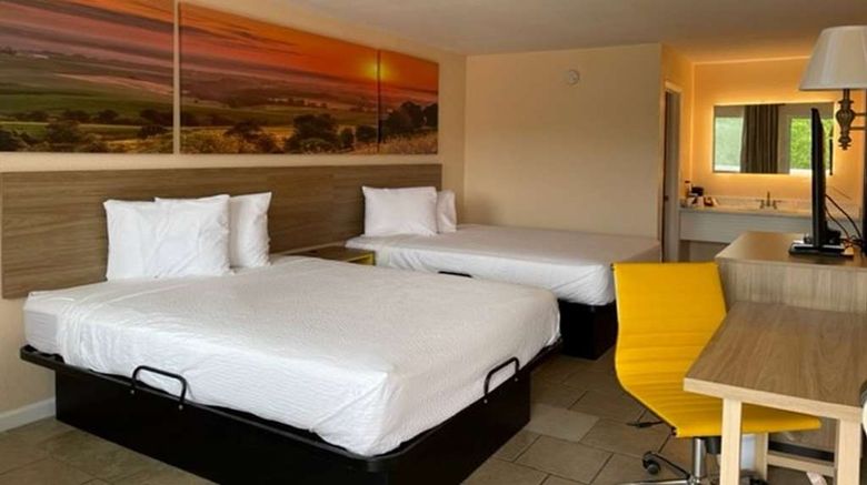 <b>Days Inn by Wyndham Branson Theatre Dist Room</b>. Images powered by <a href="https://iceportal.shijigroup.com/" title="IcePortal" target="_blank">IcePortal</a>.