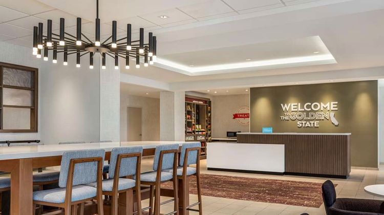 Hampton Inn Stockton Lobby